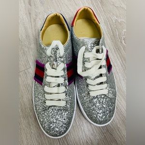 Gucci plateadas brillantes